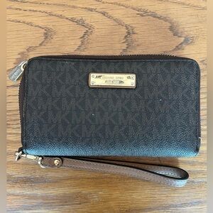 Jet Set Signature Logo Smartphone Wristlet Brown